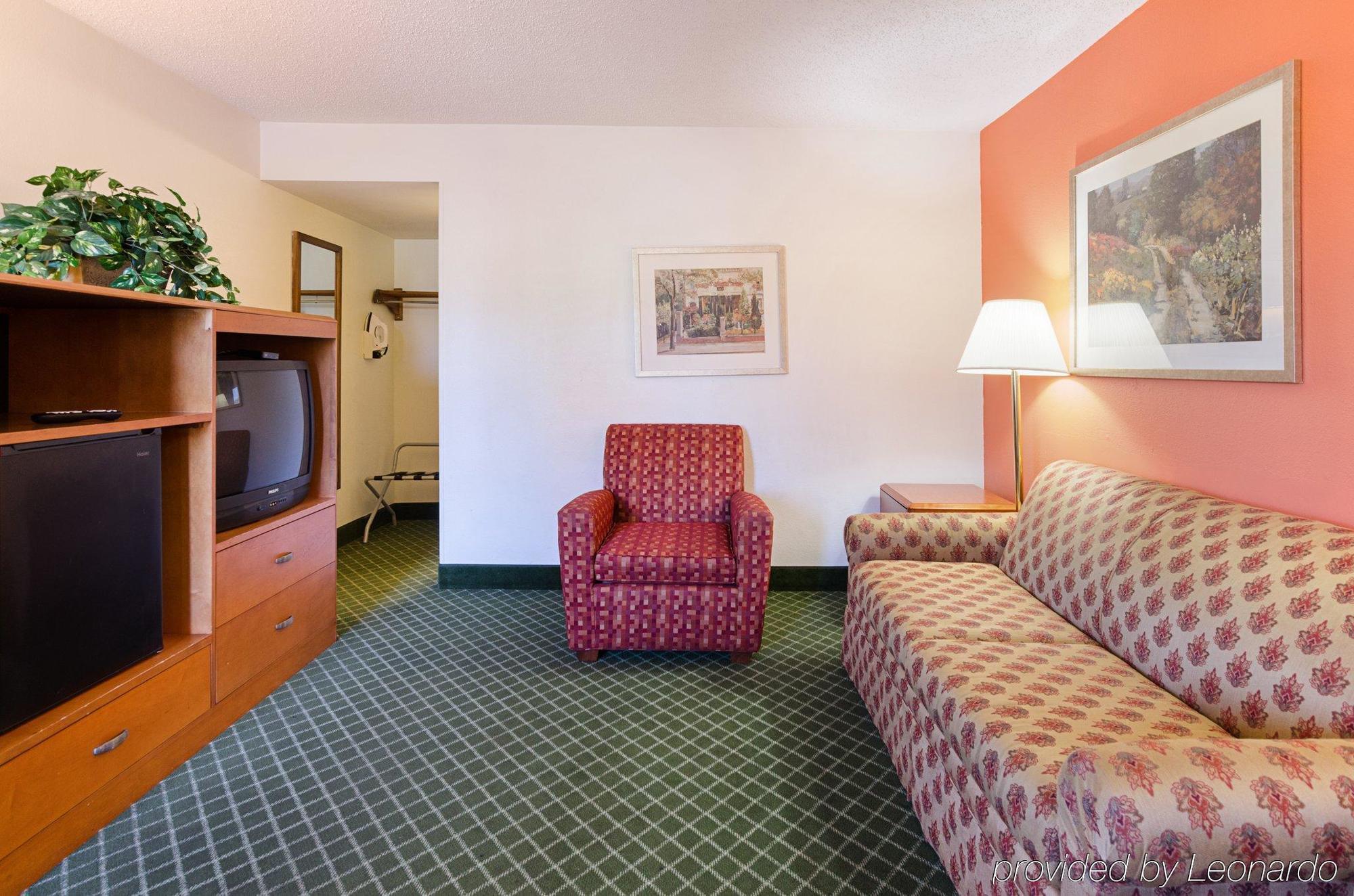 Econo Lodge Inn & Suites Johnson Stadt Exterior foto