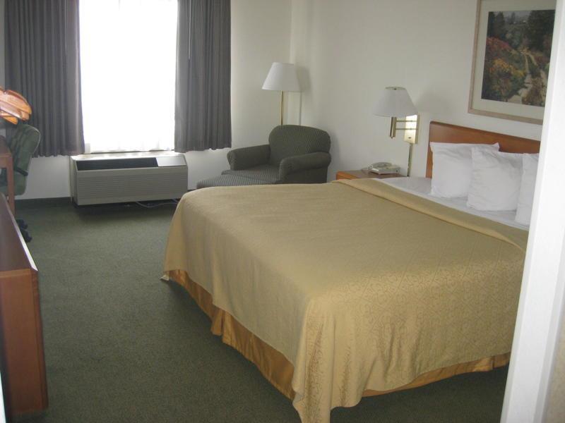 Econo Lodge Inn & Suites Johnson Stadt Zimmer foto